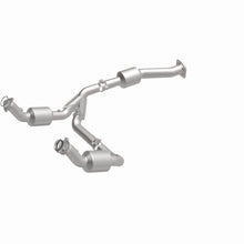 Load image into Gallery viewer, MagnaFlow Exhaust Products 280745 OEM Grade Direct-Fit Catalytic Converter for Select Chevrolet Silverado HD, Chevrolet Silverado HD, GMC Sierra HD, GMC Sierra HD