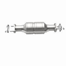 Load image into Gallery viewer, MagnaFlow Exhaust Products 5571469 California CARB Direct-Fit Catalytic Converter for Select Chevrolet Aveo, Chevrolet Aveo5, Pontiac G3