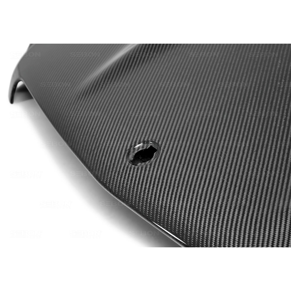 08-11-Mercedes-Benz-C-Class-Gt-Style-Carbon-Fiber-Hood