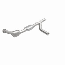 Load image into Gallery viewer, MagnaFlow Exhaust Products 447180 California CARB Direct-Fit Catalytic Converter for Select Ford E-150 Econoline, Ford E-150 Econoline Club Wagon, Ford E-250 Econoline