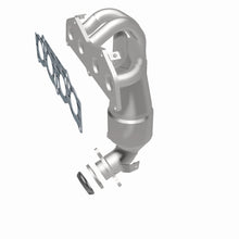 Load image into Gallery viewer, MagnaFlow Exhaust Products 5531078 California CARB Manifold Catalytic Converter for Select Pontiac Vibe