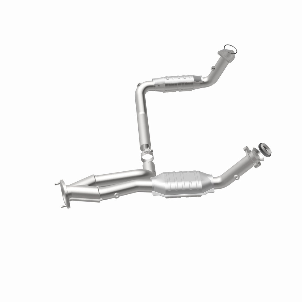 MagnaFlow Exhaust Products 51097 OEM Grade Direct-Fit Catalytic Converter for Select Cadillac Escalade, Chevrolet Avalanche 1500, Chevrolet Silverado 1500, Chevrolet Silverado Classic, Chevrolet Silverado 2500, Chevrolet Suburban 1500, Chevrolet Tahoe,