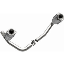 Load image into Gallery viewer, MagnaFlow Exhaust Products 4451627 California CARB Direct-Fit Catalytic Converter for Select Mitsubishi Raider