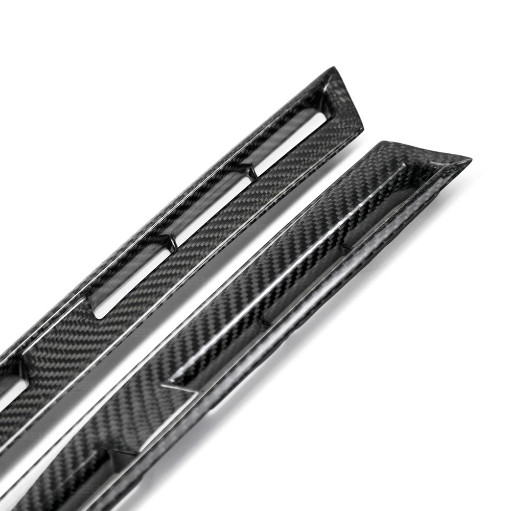 09-10-Nissan-Gtr-R35-Carbon-Fiber-Fender-Ducts-(Pair)