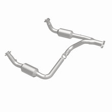 Load image into Gallery viewer, MagnaFlow Exhaust Products 4451420 California CARB Direct-Fit Catalytic Converter for Select Cadillac Escalade, Chevrolet Tahoe, GMC Yukon