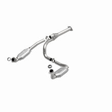 Load image into Gallery viewer, MagnaFlow Exhaust Products 51510 OEM Grade Direct-Fit Catalytic Converter for Select Chevrolet Express 1500, GMC Savana