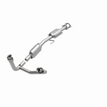Load image into Gallery viewer, MagnaFlow Exhaust Products 447250 California CARB Direct-Fit Catalytic Converter for Select Ford Aerostar