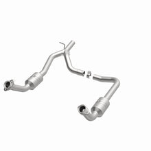 Load image into Gallery viewer, MagnaFlow Exhaust Products 52153 OEM Grade Direct-Fit Catalytic Converter for Select Ford E-150, Ford E-250