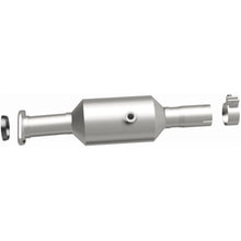 Load image into Gallery viewer, MagnaFlow Exhaust Products 5561517 California CARB Direct-Fit Catalytic Converter for Select Ford Escape, Mercury Mariner