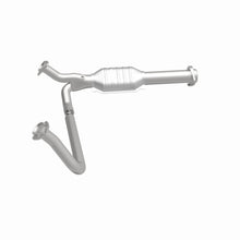 Load image into Gallery viewer, MagnaFlow Exhaust Products 3391482 California CARB Direct-Fit Catalytic Converter for Select Chevrolet G10, Chevrolet G20, Chevrolet G30, GMC G1500, GMC G2500, GMC G3500