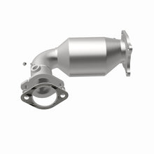 Load image into Gallery viewer, MagnaFlow Exhaust Products 5481621 California CARB Direct-Fit Catalytic Converter for Select Subaru Forester