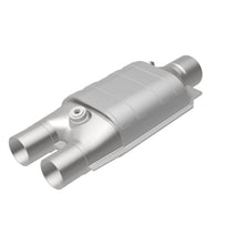 Load image into Gallery viewer, MagnaFlow Exhaust Products 51067 OEM Grade Universal Catalytic Converter for Select Dodge B1500, Dodge B2500, Dodge B3500, Dodge Ram Van, Dodge Ram Van, Dodge Ram Van