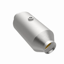 Load image into Gallery viewer, MagnaFlow Exhaust Products 51366 OEM Grade Universal Catalytic Converter for Select Cadillac Escalade, Cadillac Escalade ESV, Chevrolet Silverado 1500, Chevrolet Silverado LTD, Chevrolet Suburban, Chevrolet Tahoe, Ford E-250, Ford E-350 Super Duty, Ford