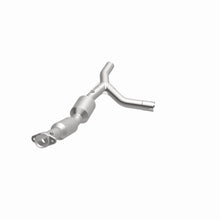 Load image into Gallery viewer, MagnaFlow Exhaust Products 5582310 California CARB Direct-Fit Catalytic Converter for Select Ford E-150, Ford E-250