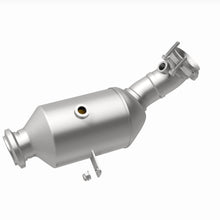 Load image into Gallery viewer, MagnaFlow Exhaust Products 21-681 OEM Grade Direct-Fit Catalytic Converter for Select Mercedes-Benz C400, Mercedes-Benz C43 AMG, Mercedes-Benz C450 AMG, Mercedes-Benz E43 AMG, Mercedes-Benz E450, Mercedes-Benz GLC43 AMG