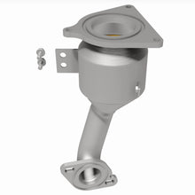 Load image into Gallery viewer, MagnaFlow Exhaust Products 5531889 California CARB Direct-Fit Catalytic Converter for Select Ford Fusion, Mercury Milan
