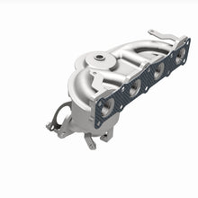 Load image into Gallery viewer, MagnaFlow Exhaust Products 5531775 California CARB Manifold Catalytic Converter for Select Hyundai Santa Fe Sport, Kia Sorento