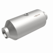 Load image into Gallery viewer, MagnaFlow Exhaust Products 51299 OEM Grade Universal Catalytic Converter for Select Ford E-450 Super Duty, Ford F-350 Super Duty, Ford F-450 Super Duty, Ford F-53 Motorhome Chassis, Ford F-550 Super Duty, Ford F-59 Commercial Stripped Chassis, Ford