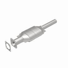 Load image into Gallery viewer, MagnaFlow Exhaust Products 23224 Standard Grade Direct-Fit Catalytic Converter for Select Jeep Cherokee, Jeep Comanche, Jeep Wagoneer
