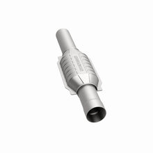 Load image into Gallery viewer, MagnaFlow Exhaust Products 3391473 California CARB Direct-Fit Catalytic Converter for Select Chevrolet C1500, Chevrolet C2500, Chevrolet C2500 Suburban, Chevrolet C3500, Chevrolet K2500, Chevrolet K2500 Suburban, Chevrolet K3500, Chevrolet R2500
