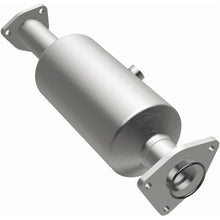 Load image into Gallery viewer, MagnaFlow Exhaust Products 5661260 California CARB Direct-Fit Catalytic Converter for Select Honda Accord