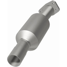 Load image into Gallery viewer, MagnaFlow Exhaust Products 3322431 California CARB Direct-Fit Catalytic Converter for Select Buick Century, Buick Electra, Buick Estate Wagon, Buick LeSabre, Buick Regal, Buick Riviera, Cadillac DeVille, Cadillac Eldorado, Cadillac Fleetwood, Cadillac