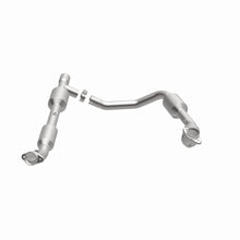 Load image into Gallery viewer, MagnaFlow Exhaust Products 5481439 California CARB Direct-Fit Catalytic Converter for Select Ford E-250, Ford E-350 Club Wagon, Ford E-350 Super Duty