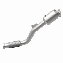 Load image into Gallery viewer, MagnaFlow Exhaust Products 21-897 OEM Grade Direct-Fit Catalytic Converter for Select Mercedes-Benz Metris