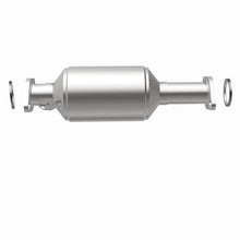 Load image into Gallery viewer, MagnaFlow Exhaust Products 3391895 California CARB Direct-Fit Catalytic Converter for Select Toyota Pickup