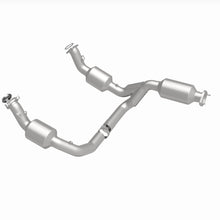 Load image into Gallery viewer, MagnaFlow Exhaust Products 280429 OEM Grade Direct-Fit Catalytic Converter for Select Chevrolet Express 2500, Chevrolet Express 3500, Chevrolet Express 4500, GMC Savana 2500, GMC Savana 3500, GMC Savana