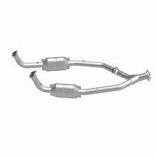 Load image into Gallery viewer, MagnaFlow Exhaust Products 93689 HM Grade Direct-Fit Catalytic Converter for Select Land Rover Discovery