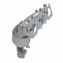 Load image into Gallery viewer, MagnaFlow Exhaust Products 52787 OEM Grade Manifold Catalytic Converter for Select Hyundai Palisade, Hyundai Santa Fe, Hyundai Santa Fe XL, Kia Sorento, Kia Telluride