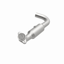Load image into Gallery viewer, MagnaFlow Exhaust Products 5451498 California CARB Direct-Fit Catalytic Converter for Select Ford Expedition, Lincoln Navigator