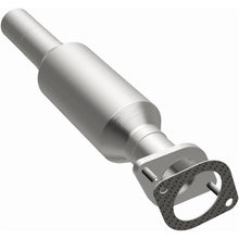 Load image into Gallery viewer, MagnaFlow Exhaust Products 5671808 California CARB Direct-Fit Catalytic Converter for Select Ford Taurus, Ford Taurus X, Mercury Sable