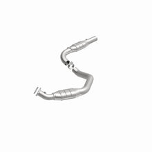 Load image into Gallery viewer, MagnaFlow Exhaust Products 51524 OEM Grade Direct-Fit Catalytic Converter for Select Chevrolet Express 2500, Chevrolet Express 3500, GMC Savana 2500, GMC Savana