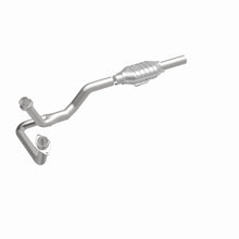Load image into Gallery viewer, MagnaFlow Exhaust Products 93316 Standard Grade Direct-Fit Catalytic Converter for Select Ford E-150 Econoline, Ford E-150 Econoline Club Wagon, Ford E-250 Econoline, Ford E-250 Econoline Club Wagon, Ford E-350 Econoline, Ford E-350 Econoline Club Wagon