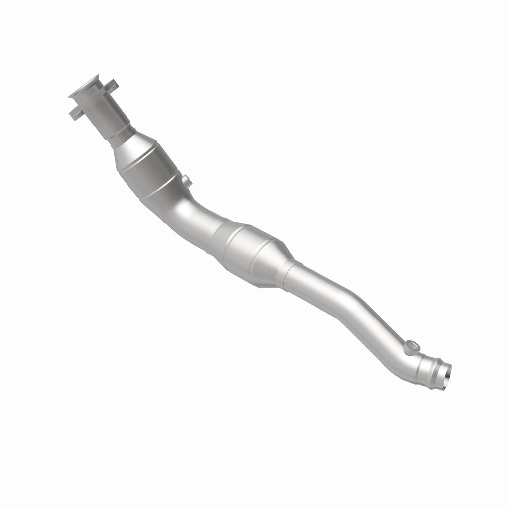 MagnaFlow Exhaust Products 21-717 OEM Grade Direct-Fit Catalytic Converter for Select Land Rover LR4