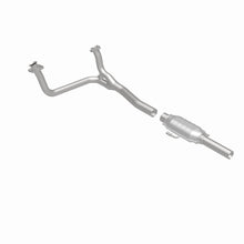 Load image into Gallery viewer, MagnaFlow Exhaust Products 334307 California CARB Direct-Fit Catalytic Converter for Select Ford Bronco, Ford F-150, Ford F-250