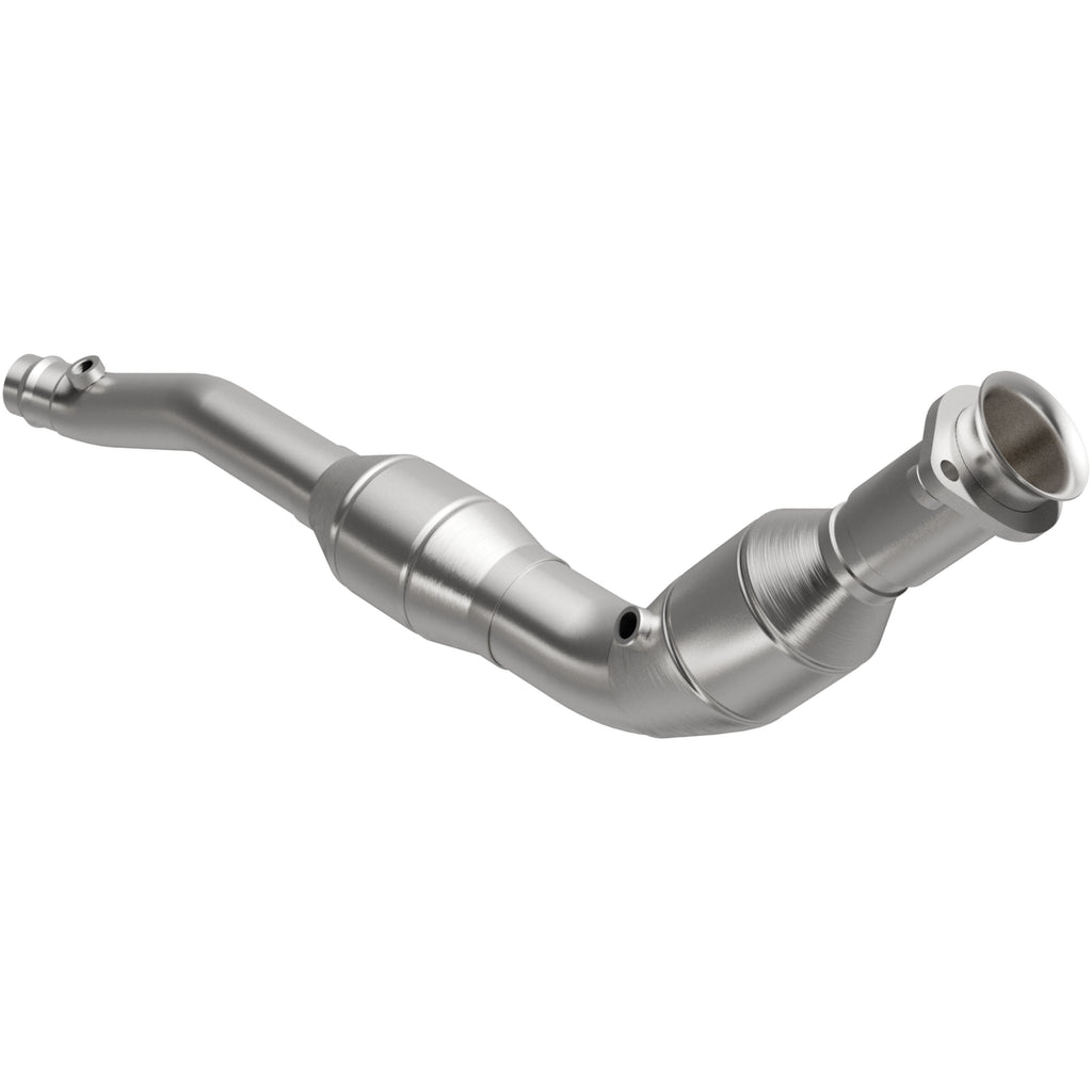 MagnaFlow Exhaust Products 21-717 OEM Grade Direct-Fit Catalytic Converter for Select Land Rover LR4
