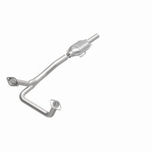Load image into Gallery viewer, MagnaFlow Exhaust Products 93306 Standard Grade Direct-Fit Catalytic Converter for Select Ford Bronco, Ford F-150, Ford F-250, Ford F-350