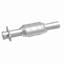 Load image into Gallery viewer, MagnaFlow Exhaust Products 93485 Standard Grade Direct-Fit Catalytic Converter for Select Chevrolet S10 Blazer, GMC Jimmy, Oldsmobile Bravada