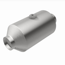 Load image into Gallery viewer, MagnaFlow Exhaust Products 6561355 California CARB Universal Catalytic Converter for Select Ford Mustang, Hyundai Kona N, Jaguar XE, Jeep Compass, Jeep Patriot, Mercedes-Benz SL450, Mercedes-Benz SL550, Mercedes-Benz SL63 AMG, Mercedes-Benz SL65 AMG,