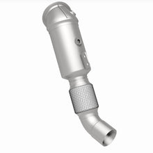 Load image into Gallery viewer, MagnaFlow Exhaust Products 6561549 California CARB Direct-Fit Catalytic Converter for Select BMW 340i, BMW 340i GT xDrive, BMW 340i xDrive, BMW 440i, BMW 440i Gran Coupe, BMW 440i xDrive, BMW 440i xDrive Gran Coupe, BMW 740i, BMW 740i xDrive