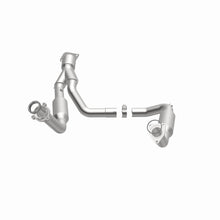 Load image into Gallery viewer, MagnaFlow Exhaust Products 5451650 California CARB Direct-Fit Catalytic Converter for Select Buick Rainier, Chevrolet Trailblazer, GMC Envoy