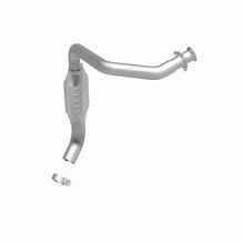 Load image into Gallery viewer, MagnaFlow Exhaust Products 93615 HM Grade Direct-Fit Catalytic Converter for Select Chevrolet Express 1500, Chevrolet Express 2500, Chevrolet Express 3500, Chevrolet G30, GMC G3500, GMC Savana 1500, GMC Savana 2500, GMC Savana