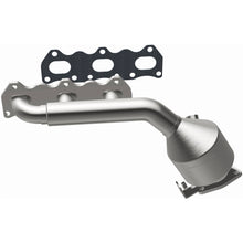 Load image into Gallery viewer, MagnaFlow Exhaust Products 23060 HM Grade Manifold Catalytic Converter for Select Chevrolet Tracker, Suzuki Grand Vitara, Suzuki Vitara, Suzuki XL-7