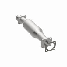 Load image into Gallery viewer, MagnaFlow Exhaust Products 3391425 California CARB Direct-Fit Catalytic Converter for Select International Scout II