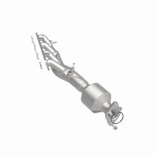 Load image into Gallery viewer, MagnaFlow Exhaust Products 290035 OEM Grade Manifold Catalytic Converter for Select INFINITI QX80, Nissan Armada, Nissan NV2500, Nissan NV3500, Nissan TITAN, Nissan TITAN XD