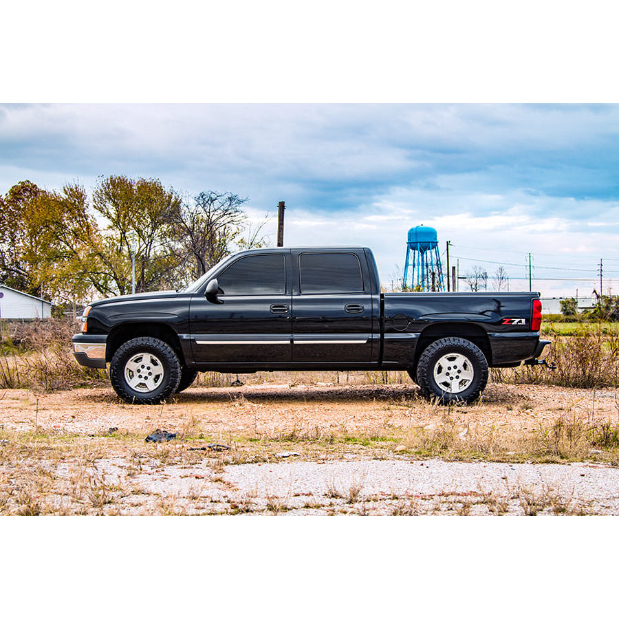 1.5---2.5-Inch-Gm-Leveling-Lift-Kit-W-V2-Shocks-99-06-1500-Pu-4Wd-Rough-Country