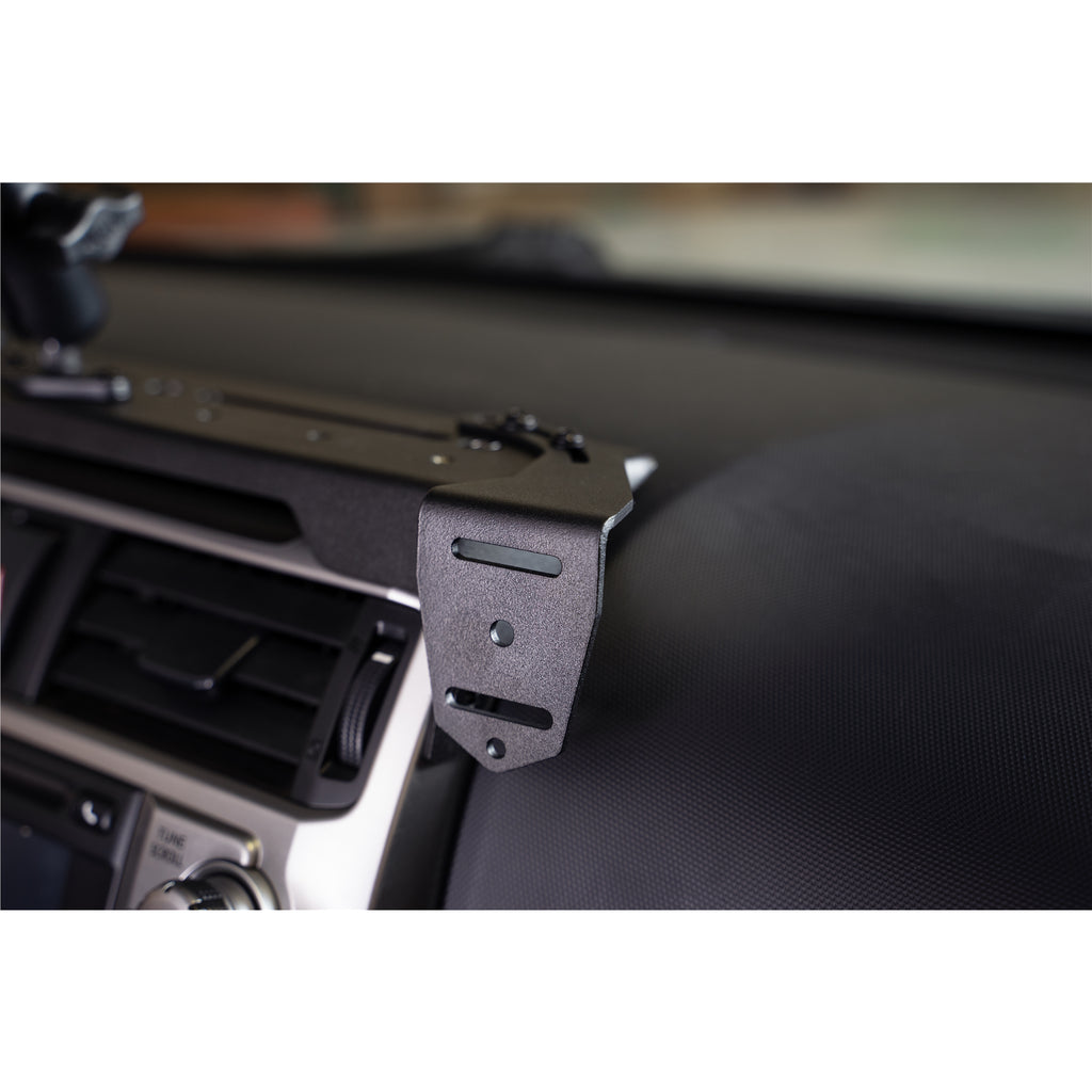 10-23-Toyota-4Runner-Digital-Device-Dash-Mount